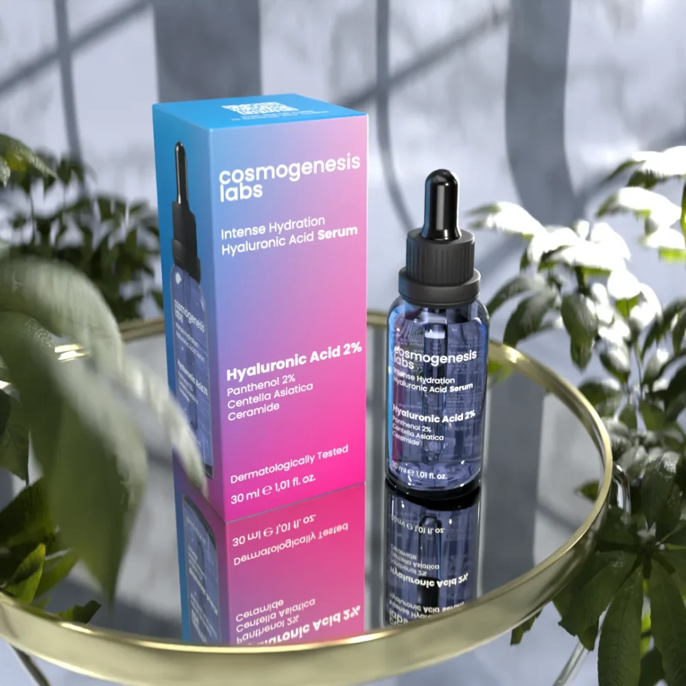 Sérum Hydratation Intense à l’Acide Hyaluronique 30 ml: the product in a lifestyle setting